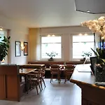 Am Hillegosser Hof 2*