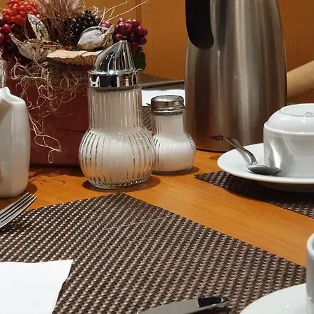 Hotel Am Hillegosser Hof 2*