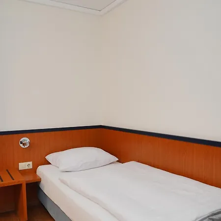 Am Hillegosser Hof Hotel 2*