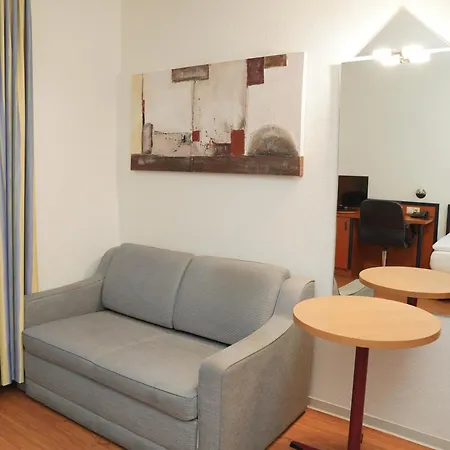 Am Hillegosser Hof 2*