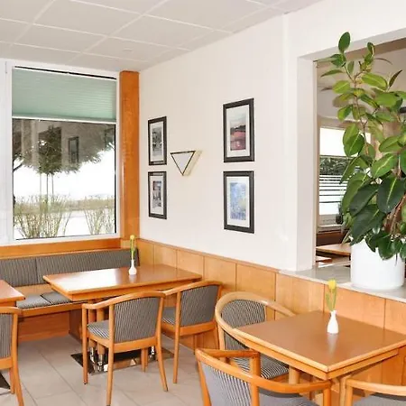 Hotel Am Hillegosser Hof 2*