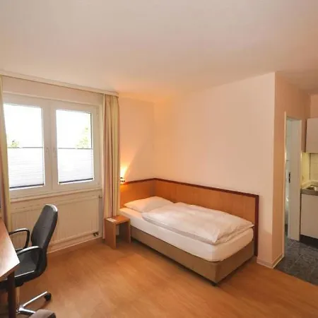 Am Hillegosser Hof 2* Bielefeld