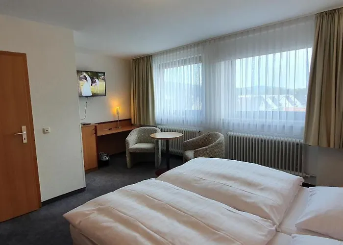 Am Hillegosser Hof 2*