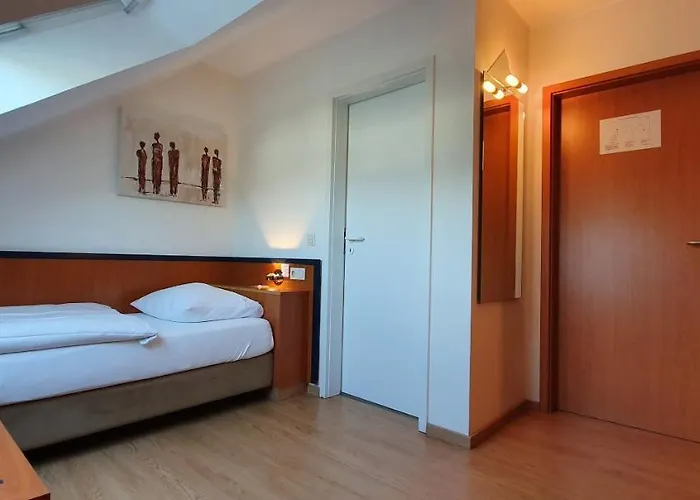 Am Hillegosser Hof 2* Bielefeld