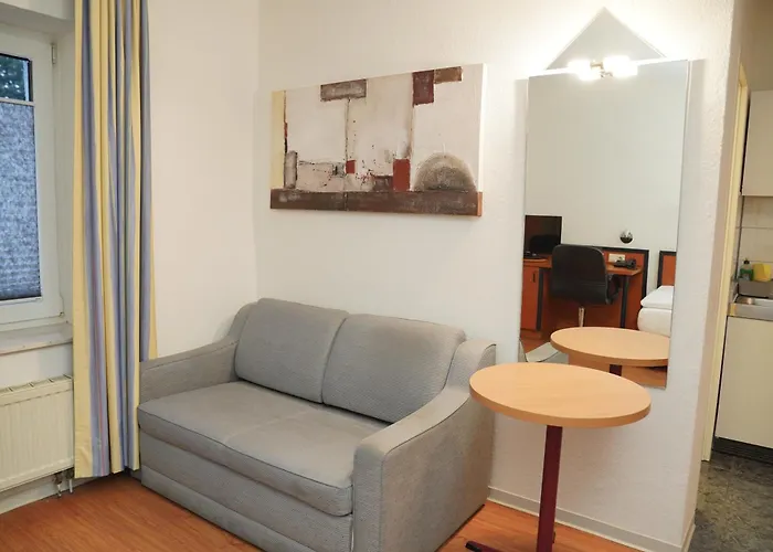 Am Hillegosser Hof 2*